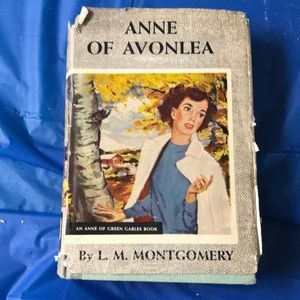 “Anne of Avonlea” Vintage hardback dust cover book novel